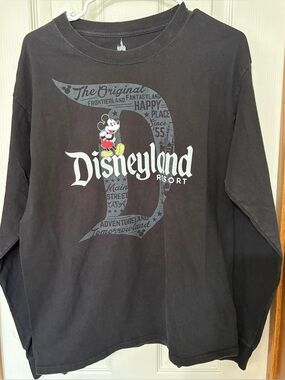 Disney Black Long Sleeve Disneyland Resort Tee with Mickey sz M adult unisex